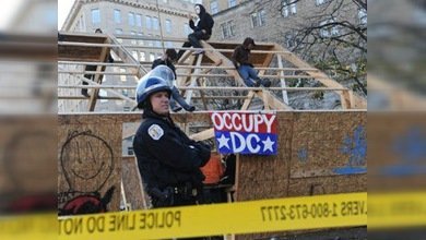 Los indignados de Washington se quedan sin su 'casa'