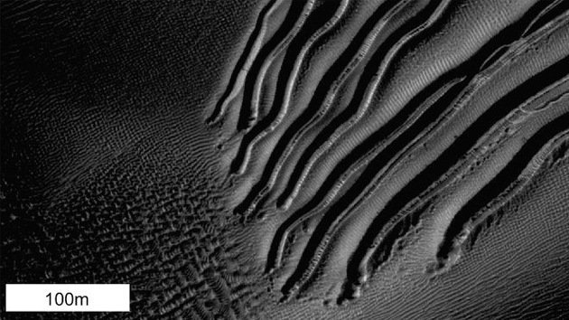 Fotos: 'Tablas de snowboard' de hielo seco formaron los misteriosos surcos de Marte