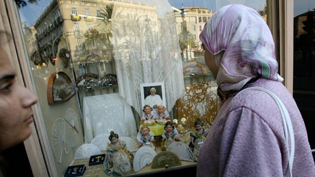 Líder musulmán de España asegura que una mujer perfumada es "fornicadora"