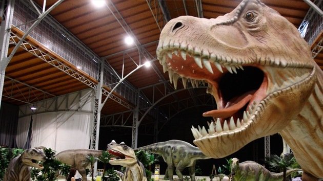 Zoológico contrata a un adolescente de 13 años como experto en dinosaurios
