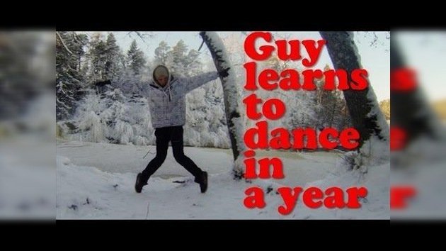 Un joven aprende a bailar en un año