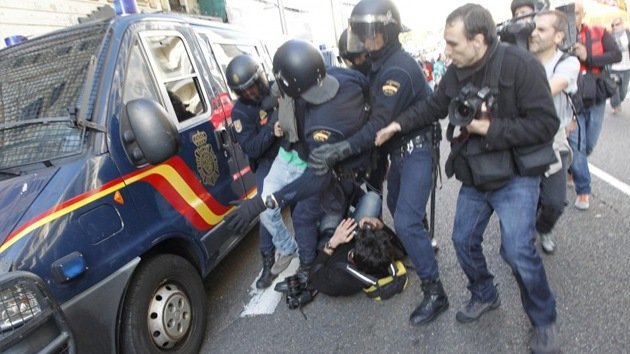 Fotos: Un centenar de detenidos y decenas de heridos durante la huelga en España