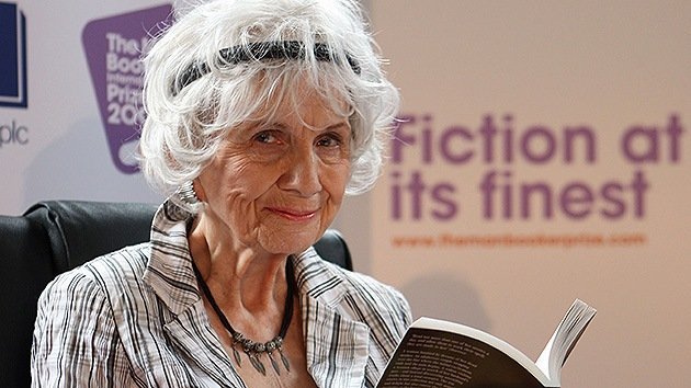 La canadiense Alice Munro recibe el Nobel de Literatura