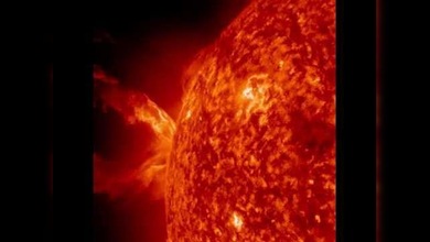 La NASA capta una ola gigantesca durante una erupción en el Sol
