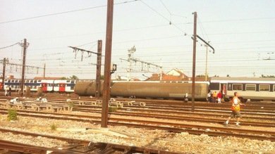 Al menos siete muertos por el descarrilamiento de un tren en Francia