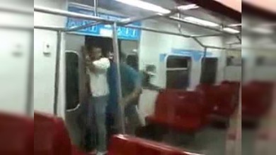 La manera más loca de entrar a un vagón de un ferrocarril