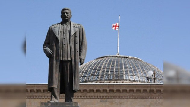 Retiran el monumento a Stalin de su ciudad natal en Georgia