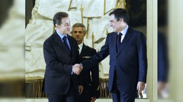 Sarkozy acepta dimisión de ministros