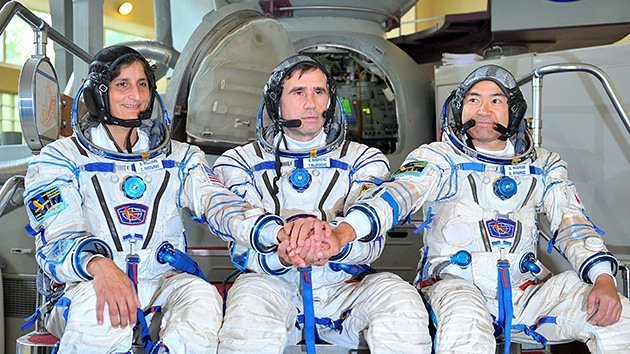 La nueva tripulación espacial pasa sus últimas pruebas