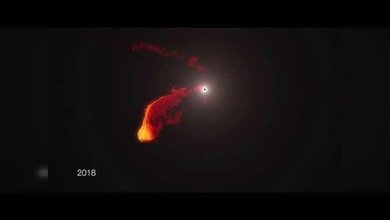 Un agujero negro 'se come' una nube de gas