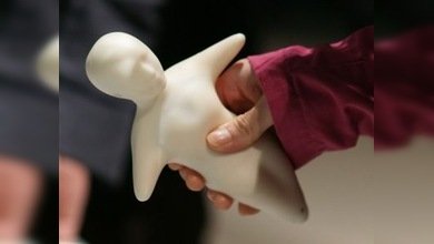 Elfoid P1, un teléfono móvil humanoide