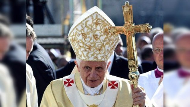 Benedicto XVI, acusado de crímenes contra la humanidad