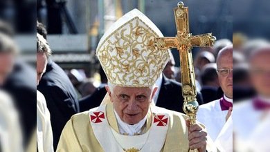 Benedicto XVI, acusado de crímenes contra la humanidad