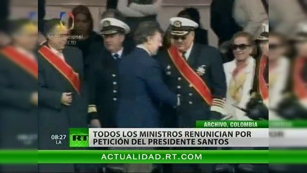Renuncian todos los ministros de Colombia