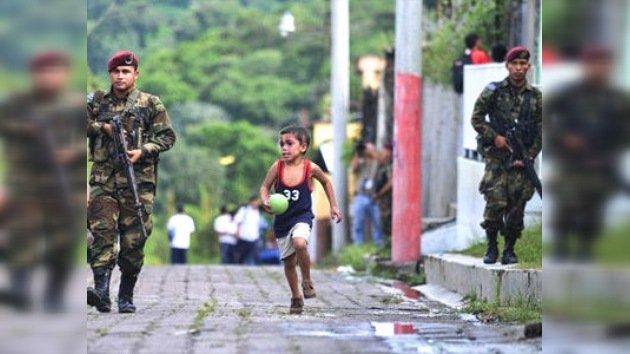 El ejército de El Salvador se ofrece como alternativa a los pandilleros