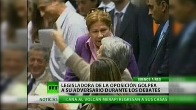 Los debates en el Congreso argentino terminan con una bofetada