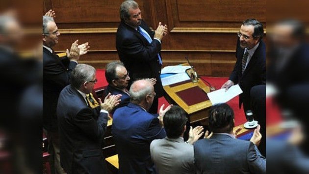 Aprobada en Grecia la ley de implementación del nuevo plan de reformas 