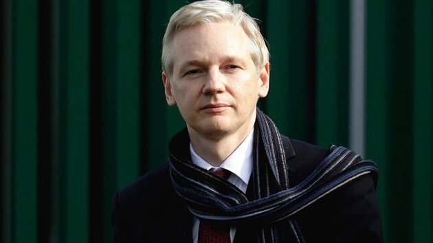Assange: Reino Unido y EE.UU. prueban su medicina al bendecir el asedio de embajadas