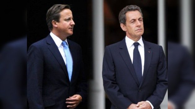 Sarkozy y Cameron piden en Libia que se lleve a Gaddafi ante la justicia 