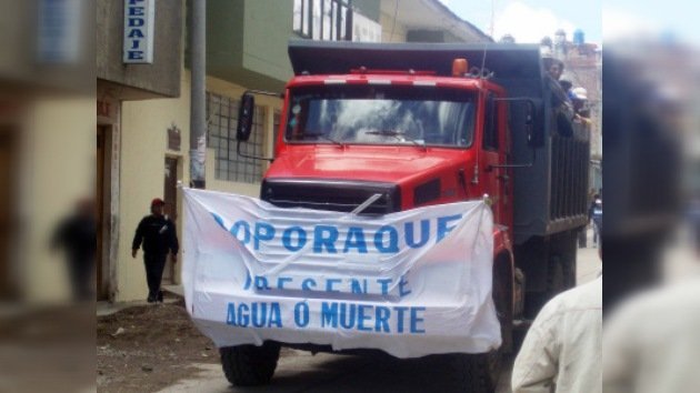Campesinos peruanos asaltaron comisaría policial para defender “su” agua