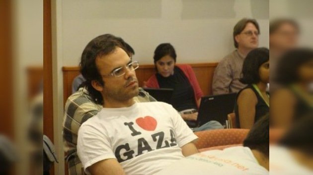 En Irán condenan a bloguero famoso a 19 años de prisión