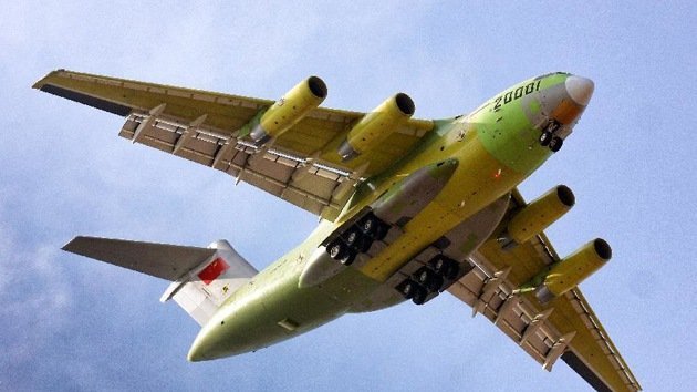 China prueba su primer avión de transporte pesado