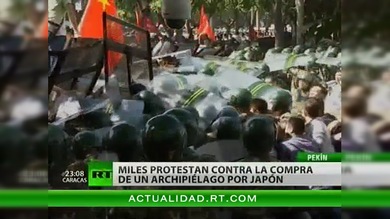 Miles de chinos asedian la embajada de Japón en Pekín por las islas en disputa