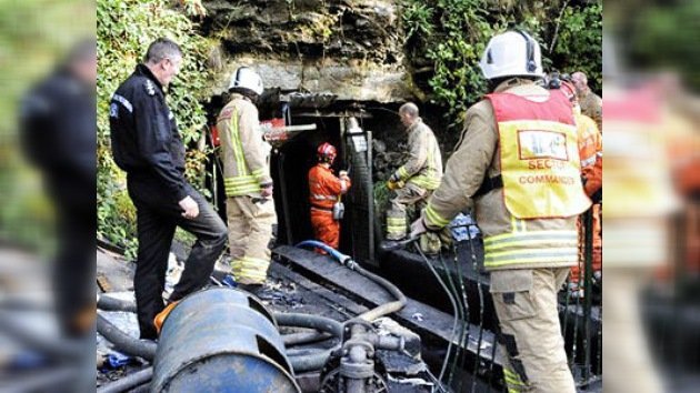 Hallan muertos a 3 de los 4 mineros atrapados bajo tierra en Gales