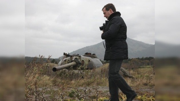 Contra viento y polémicas: la visita de Dmitri Medvédev a las islas Kuriles