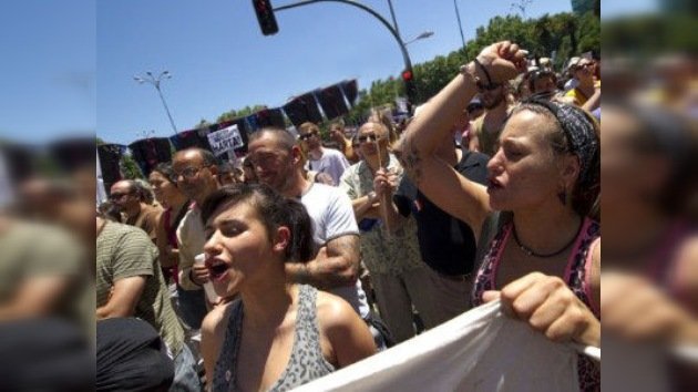 Los 'indignados' salen de nuevo a las calles españolas