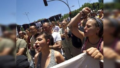 Los 'indignados' salen de nuevo a las calles españolas