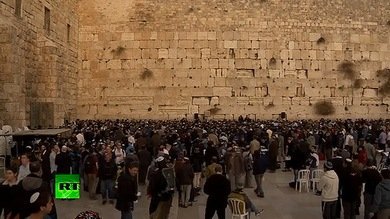 Video: Miles de israelíes rezan para "liberarse de John Kerry"