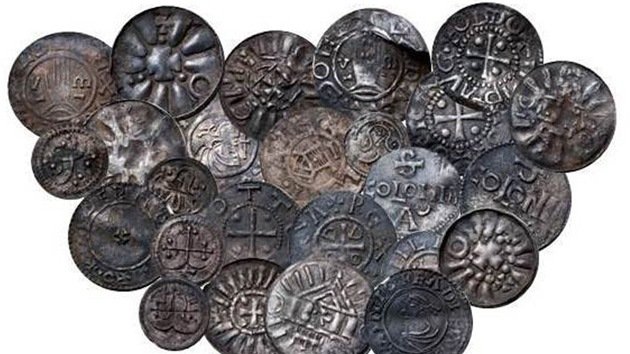 Primeras monedas de Dinamarca: un joven halla 'el tesoro' del rey Harald Bluetooth