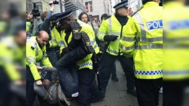 Policías londinenses blancos se querellan por discriminación racial