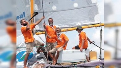 Regresan a Rusia los aventureros rusos que cruzaron dos océanos en un trimarán