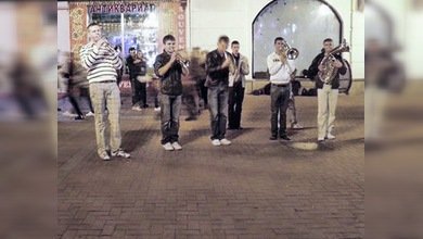 Un paseo nocturno por un Moscú cumpleañero