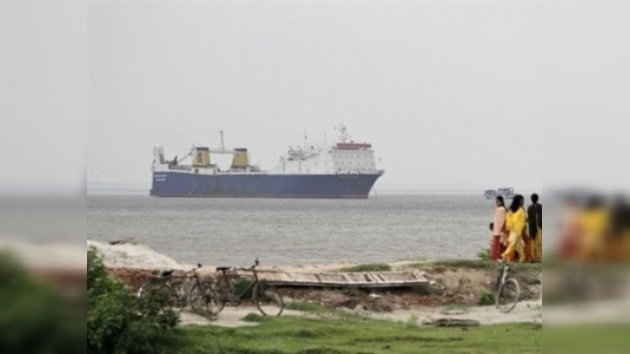 Pakistán protesta por el arresto de un buque cargado con armas por la India