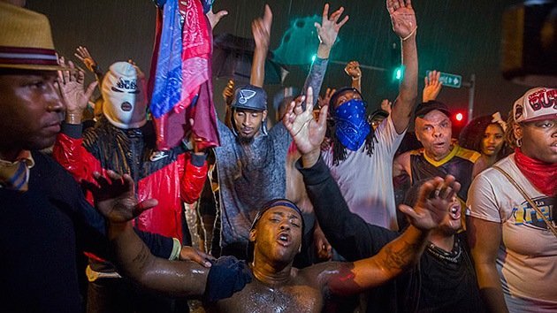 Prorrogan el toque de queda en Ferguson de forma indefinida para sofocar las protestas