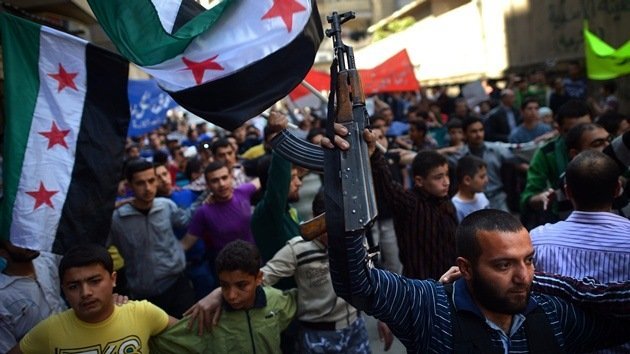 Diplomático sirio: “Británicos y franceses apoyan a Al Qaeda”