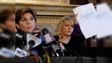 Una mujer denuncia al candidato republicano, Herman Cain, por acoso