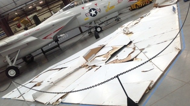 Video: Avión de papel más grande del mundo forma parte de una exposición en Arizona