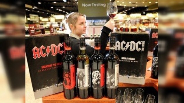 Del vinilo al vino: la mítica banda AC/DC da su nombre a una marca de caldos 'infernales' 