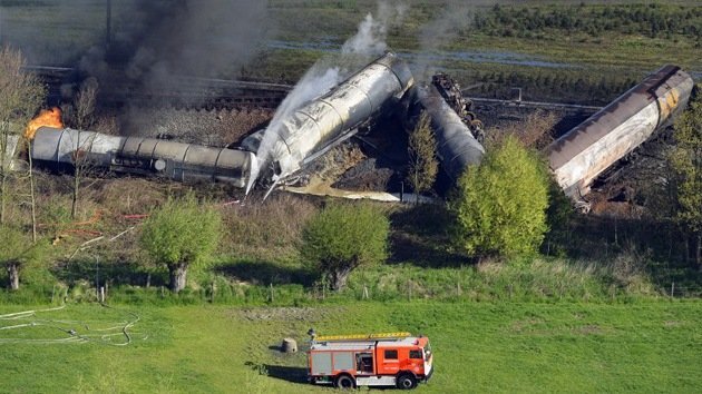 Fotos: Dos muertos por el incendio de un tren con sustancias químicas en Bélgica