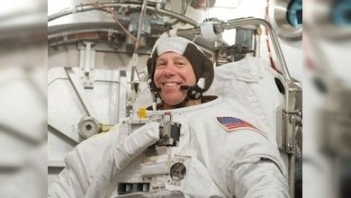 Reemplazado un miembro de la tripulación del Discovery