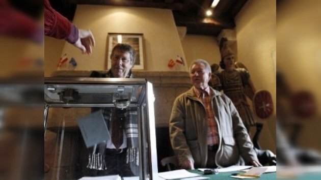 Francia celebra la primera vuelta de las elecciones presidenciales 