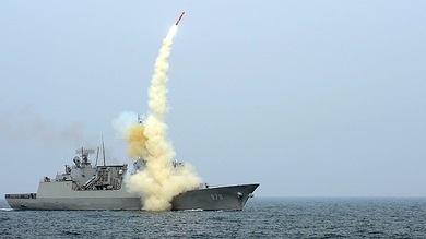 Corea del Sur realiza ejercicios con fuego real cerca de las islas en disputa
