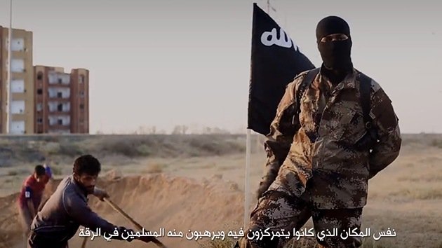 Video del Estado Islámico muestra a supuesto yihadista norteamericano matando a sirios
