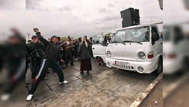 Frustrado su discurso en Osh, ex líder kirguís abandona el país