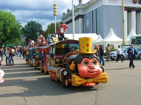 Fiesta popular en VDNJ por los 863 años de Moscú
