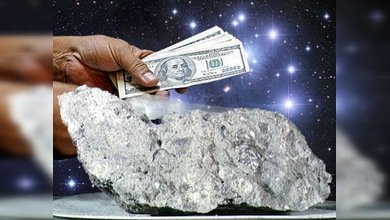 Arrestan a una mujer por intentar vender una piedra lunar por 1,7 millones de dólares